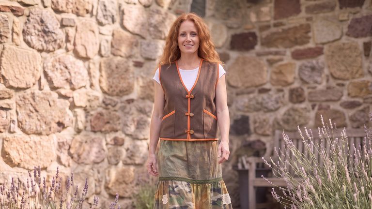 Exklusiv linneväst dam i vikingastil med handgjord applikation – One Size (36-40)